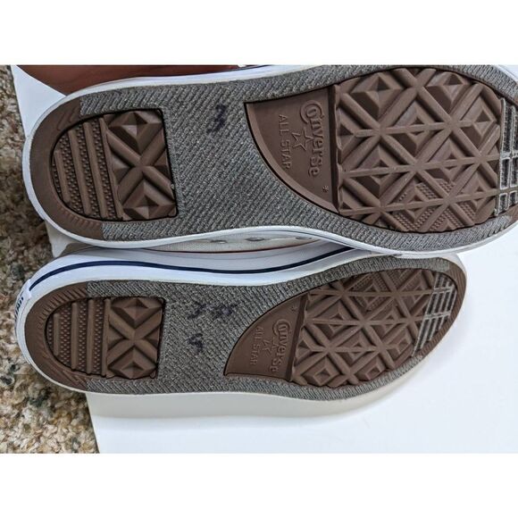 Converse Kids White Chuck Taylors 3 - Picture 8 of 11